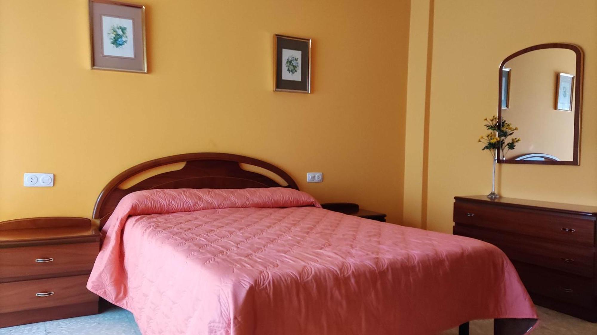 Amplio Piso En Pontedeume Apartment Ngoại thất bức ảnh